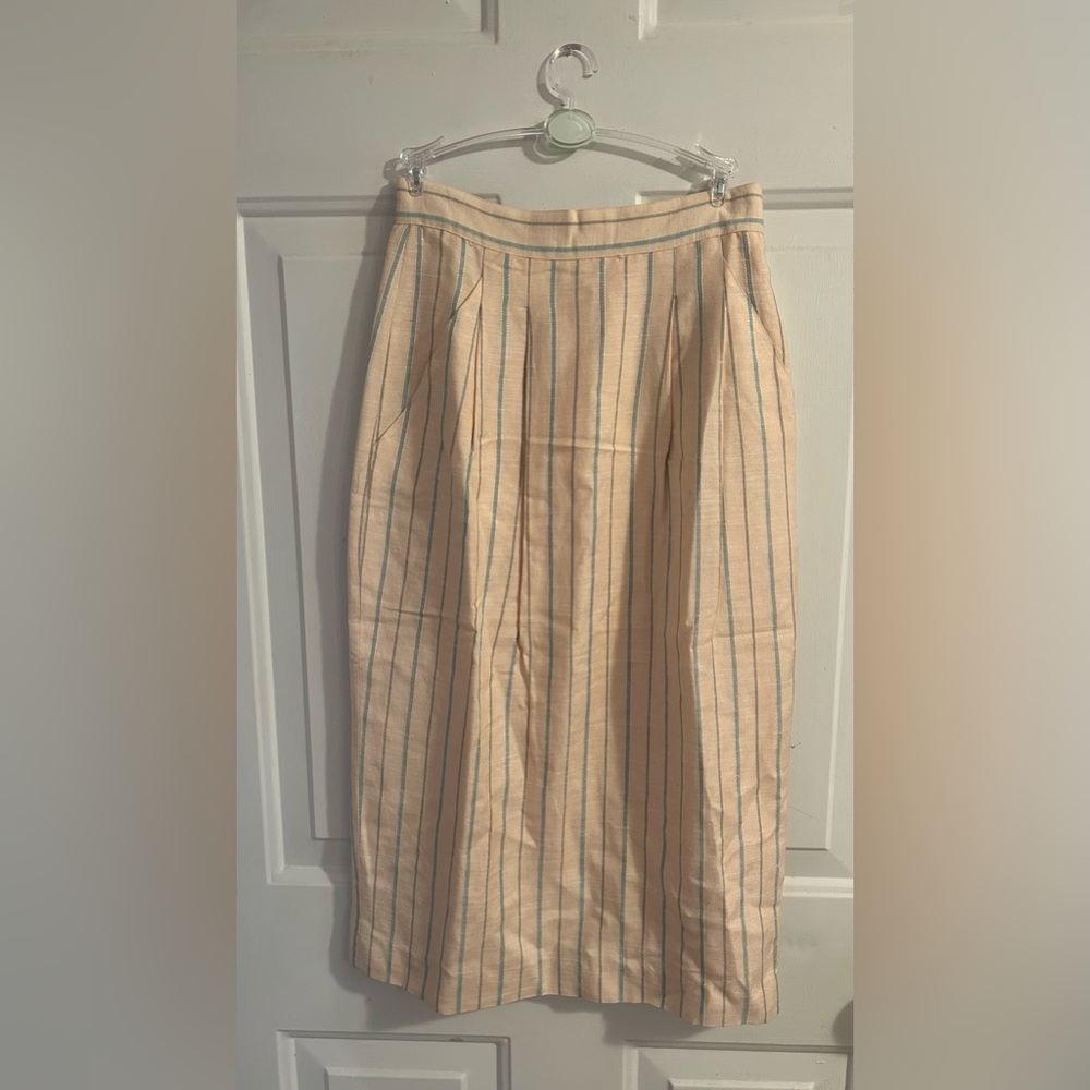 Talbots Mid length Skirt - size 4 women’s